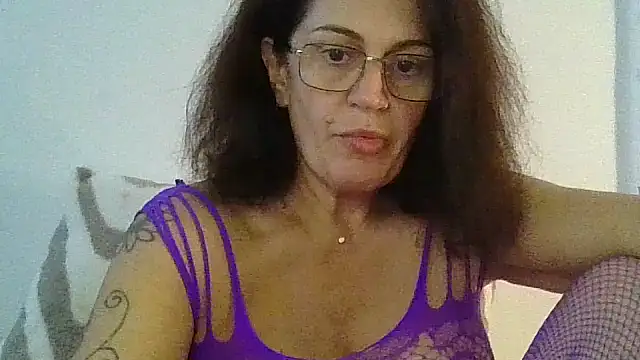 Snapshot of RubyyRosee chatting on 10/20/25, 01:44 RubyyRosee online show from 10/20/25, 01:44