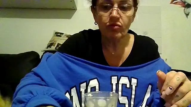 RubyyRosee online show from 12/04/25, 06:34