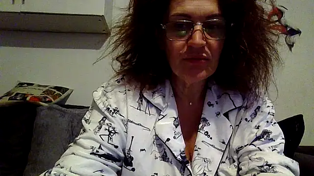 RubyyRosee online show from 04/12/26, 05:34