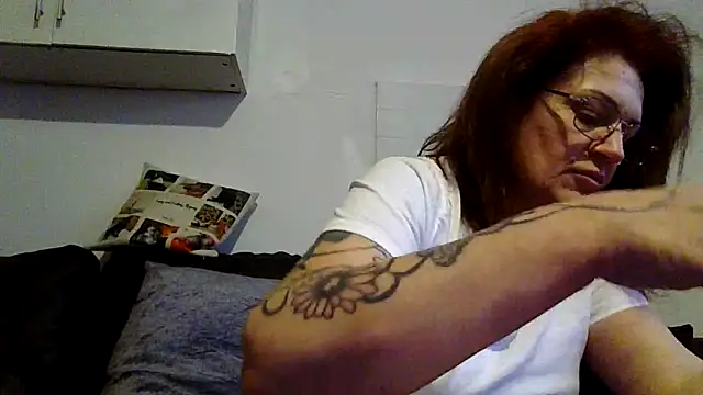 RubyyRosee online show from 04/18/26, 05:55