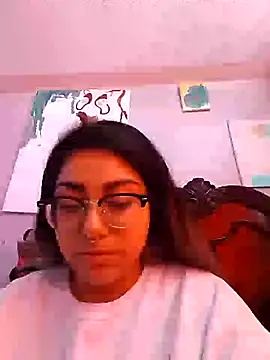 Snapshot of Lovelyrainn chatting on 10/02/25, 03:19 Lovelyrainn online show from 10/02/25, 03:19