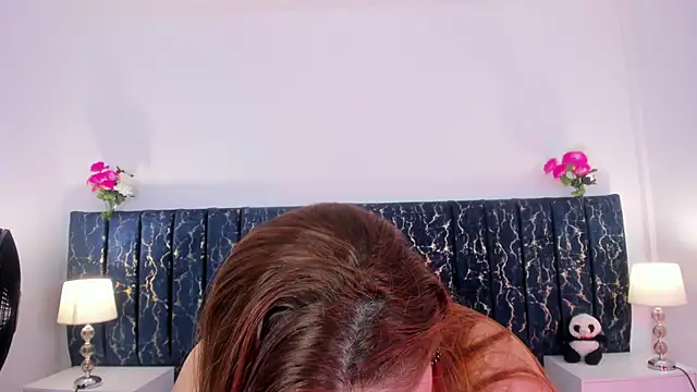 Snapshot of katte_landerr chatting on 04/26/26, 01:42 katte landerr online show from 04/26/26, 01:42