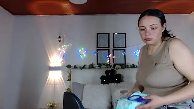 Snapshot of Megan_05_ chatting on 02/06/26, 06:55 Megan 05 online show from 02/06/26, 06:55