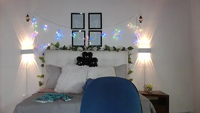 Snapshot of Megan_05_ chatting on 02/12/26, 06:47 Megan 05 online show from 02/12/26, 06:47