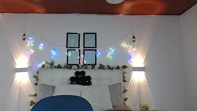 Snapshot of Megan_05_ chatting on 03/02/26, 07:21 Megan 05 online show from 03/02/26, 07:21