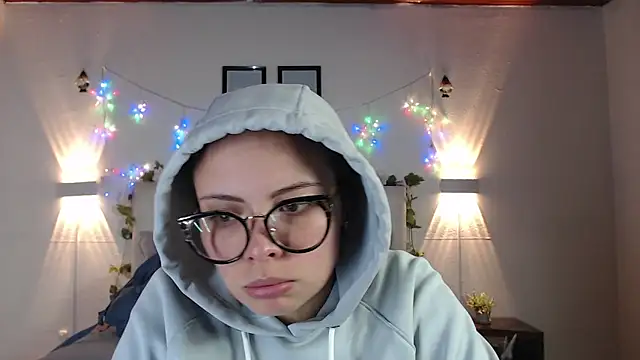 Snapshot of Megan_05_ chatting on 05/02/26, 06:57 Megan 05 online show from 05/02/26, 06:57