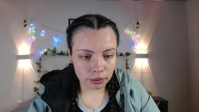 Snapshot of Megan_05_ chatting on 05/04/26, 07:21 Megan 05 online show from 05/04/26, 07:21