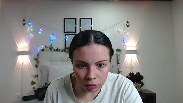 Snapshot of Megan_05_ chatting on 05/20/26, 07:20 Megan 05 online show from 05/20/26, 07:20