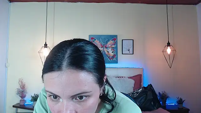 Snapshot of Megan_05_ chatting on 06/30/26, 06:42 Megan 05 online show from 06/30/26, 06:42