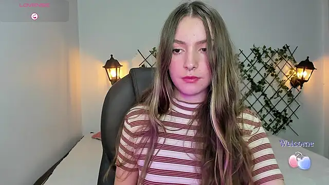 Snapshot of velvet__moon chatting on 02/06/26, 01:10 velvet moon online show from 02/06/26, 01:10