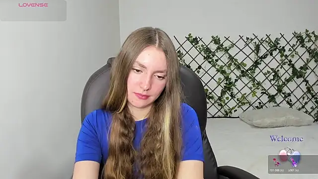 Snapshot of velvet__moon chatting on 02/16/26, 10:28 velvet moon online show from 02/16/26, 10:28