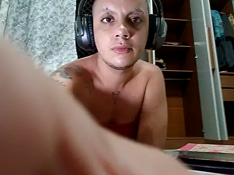 ttransviado online show from 11/12/25, 05:08