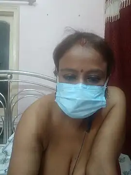 Snapshot of Barna_Love chatting on 06/15/26, 01:24 Barna Love online show from 06/15/26, 01:24