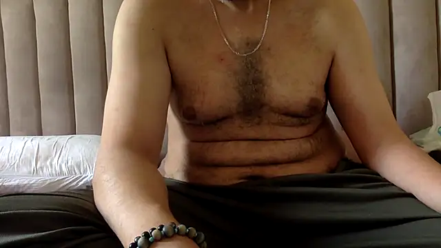 Snapshot of CaiBull chatting on 06/10/26, 01:32 CaiBull online show from 06/10/26, 01:32