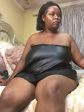 Snapshot of KINKYBOOTI22 chatting on 04/01/26, 12:33 KINKYBOOTI22 online show from 04/01/26, 12:33