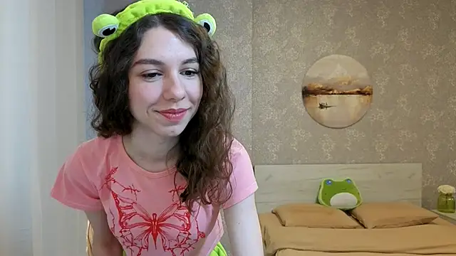 Snapshot of KellyShines chatting on 04/29/26, 06:17 KellyShines online show from 04/29/26, 06:17