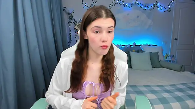 Zoe Vee online show from 11/06/25, 03:07