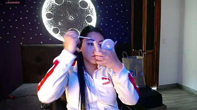 Snapshot of Megara_25 chatting on 05/19/26, 01:17 Megara 25 online show from 05/19/26, 01:17