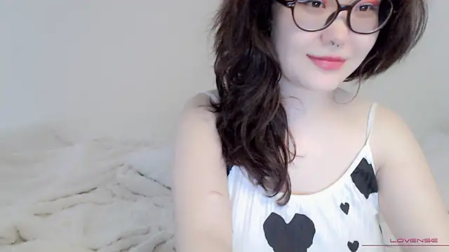 tsunade chan online show from 10/05/25, 05:17