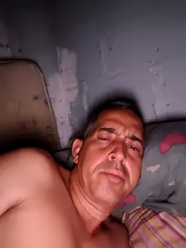 Snapshot of Thelinces50 chatting on 10/23/25, 03:17 Thelinces50 online show from 10/23/25, 03:17