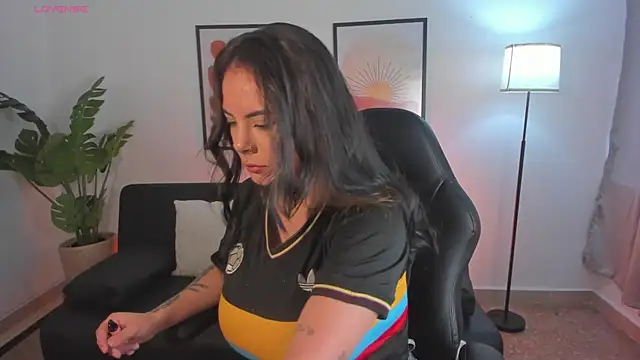 angelica cross  online show from 07/07/26, 07:51