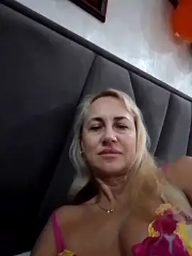 KissMiSveet online show from 11/06/25, 08:21