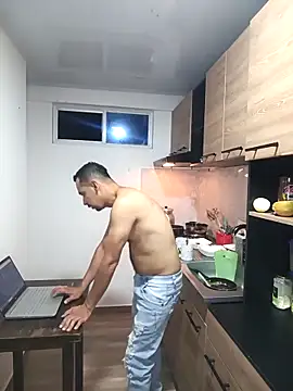 stivenlujan69 online show from 11/06/25, 01:06