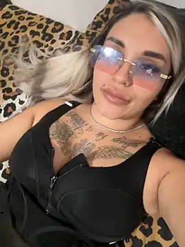 Snapshot of Princess-Jasmine07 chatting on 11/01/25, 01:57 Princess-Jasmine07 online show from 11/01/25, 01:57