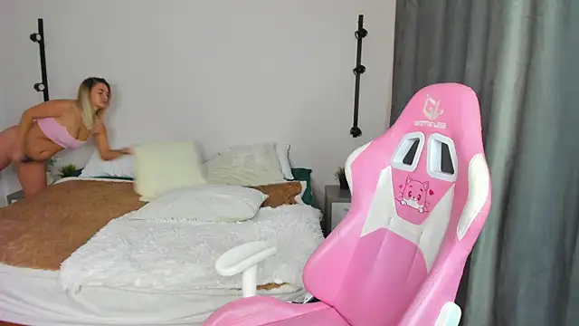 Marie Ellie online show from 10/15/25, 02:01