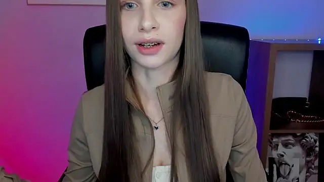 LuxMaya online show from 11/28/25, 07:44