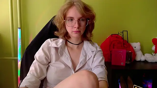 Snapshot of juicyPenny chatting on 06/17/26, 09:23 juicyPenny online show from 06/17/26, 09:23