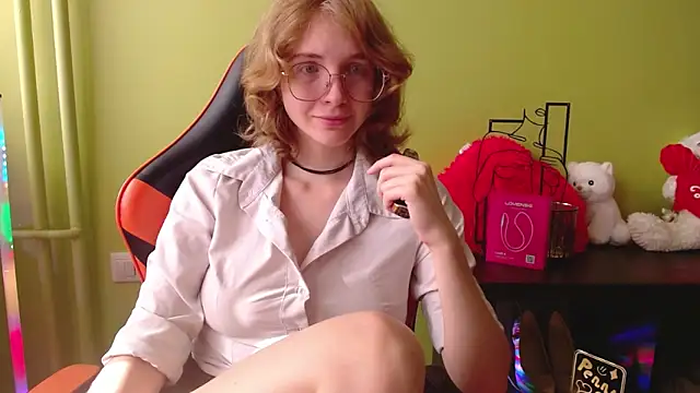 Snapshot of juicyPenny chatting on 06/19/26, 06:07 juicyPenny online show from 06/19/26, 06:07