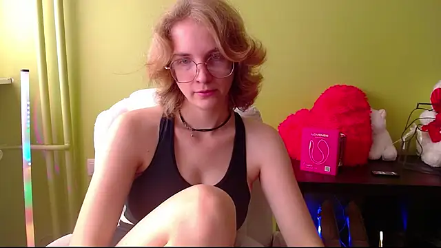 Snapshot of juicyPenny chatting on 06/27/26, 06:51 juicyPenny online show from 06/27/26, 06:51