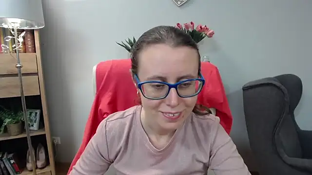 Snapshot of sweetxLizzy chatting on 04/23/26, 04:24 sweetxLizzy online show from 04/23/26, 04:24