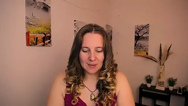 Darklure  online show from 09/09/25, 08:52