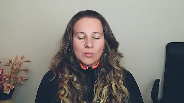 Darklure  online show from 10/02/25, 09:11