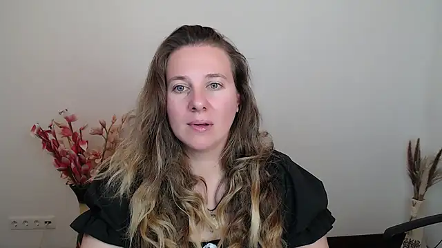 Darklure  online show from 10/08/25, 07:11