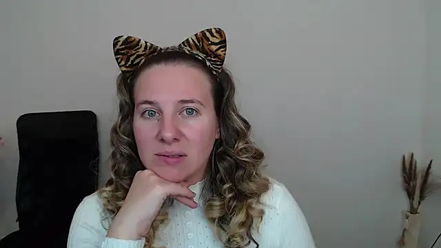 Darklure  online show from 10/14/25, 03:24