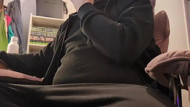 Jonpol74  online show from 11/20/25, 10:26