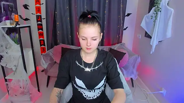 Snapshot of Leila_xxBaby chatting on 10/24/25, 11:50 Leila xxBaby online show from 10/24/25, 11:50