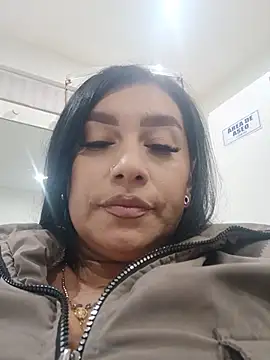 Snapshot of Naomi_Braunx chatting on 07/04/26, 11:38 Naomi Braunx online show from 07/04/26, 11:38