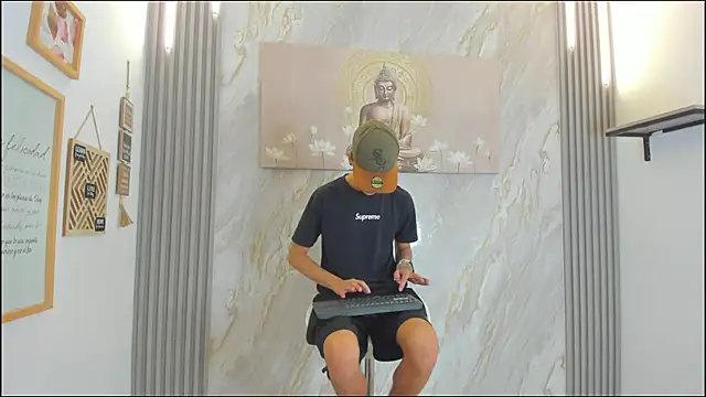 TWINKS BOYS1 online show from 12/19/25, 07:32