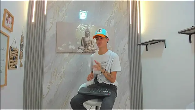 TWINKS BOYS1 online show from 01/11/26, 07:30