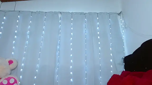 Charlothe Wright online show from 04/17/26, 06:44