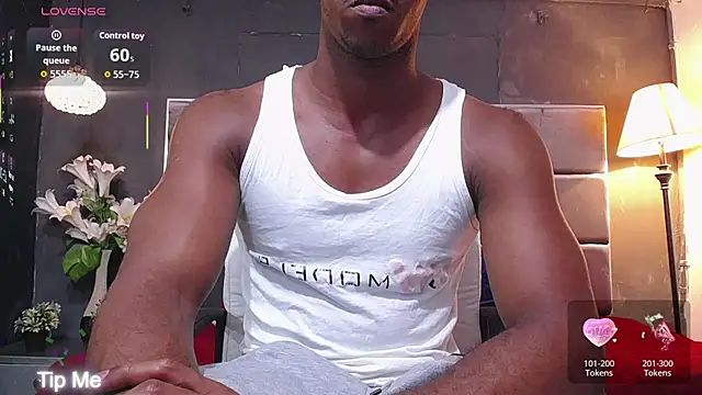 Snapshot of blackbignude chatting on 09/19/25, 02:02 blackbignude online show from 09/19/25, 02:02