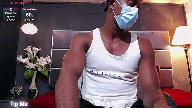 Snapshot of blackbignude chatting on 09/30/25, 01:43 blackbignude online show from 09/30/25, 01:43