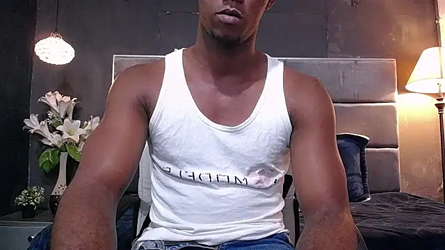 Snapshot of blackbignude chatting on 10/18/25, 01:30 blackbignude online show from 10/18/25, 01:30