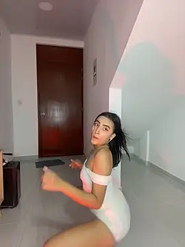 Lily  18 online show from 11/14/25, 03:16