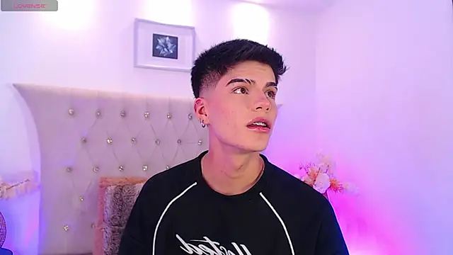 Dulcey  online show from 11/24/25, 04:34