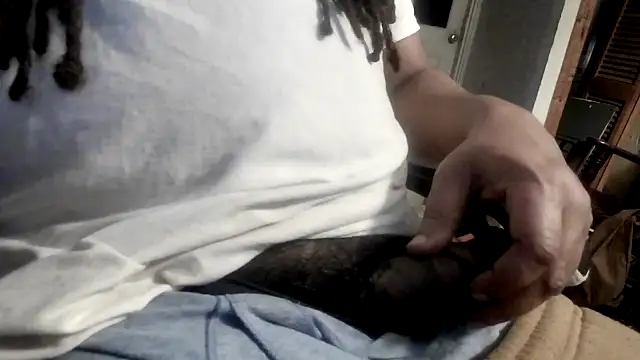 Snapshot of BigDesires chatting on 03/02/26, 11:00 BigDesires online show from 03/02/26, 11:00